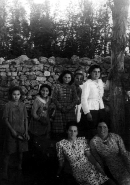 Grupo de amigas. Bello.