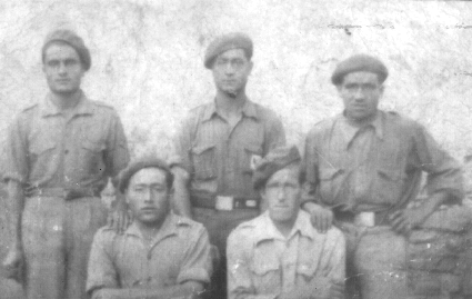 Retrato de militares. Bello.