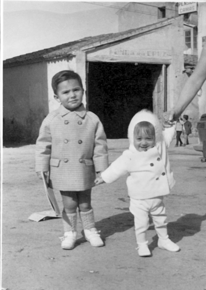 NiÃ±os en la plaza del PeirÃ³n. Calamocha