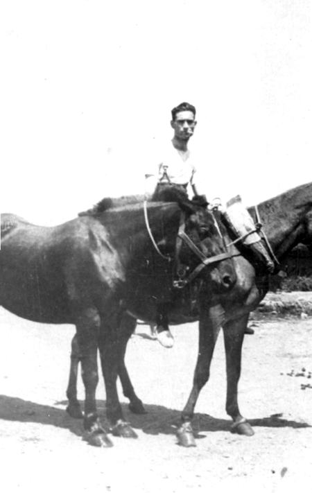 Pedro GÃ³mez Asensio con caballos. Cella.