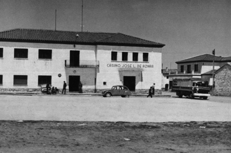 Fachada del casino. Ojos Negros.