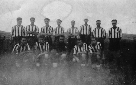 Equipo de futbol de Ojos Negros.