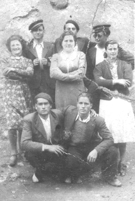 Grupo de amigos. Tornos