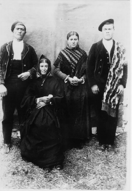 Retrato de grupo. Torralba de los Sisones.