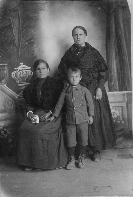 Retrato familiar. Torralba de los Sisones.