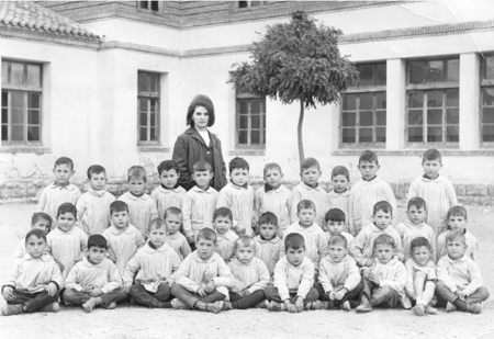 Grupo escolar de niÃ±os. Cella