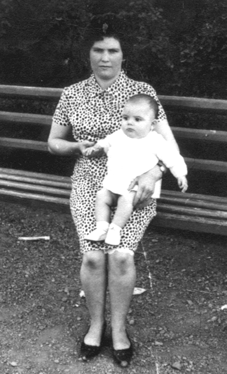 AscensiÃ³n y Manolita. Cella.