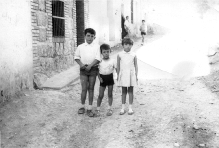 NiÃ±os en la calle Cortijo. Cella