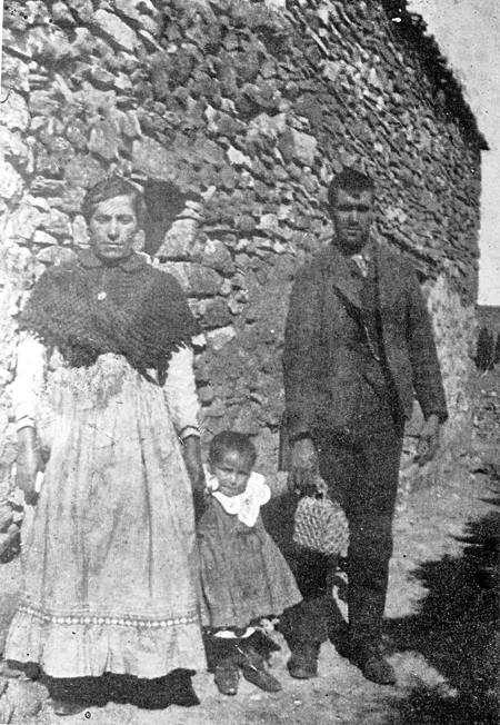 AndrÃ©s, Polonia y su hija TeÃ³fila. Villar del Salz.