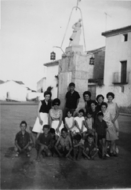 Amigos en la fuente. Torremocha.