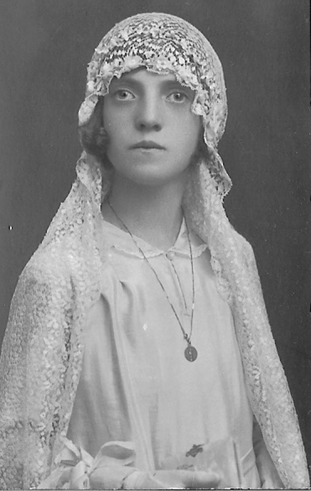 NiÃ±a de primera comuniÃ³n. RetascÃ³n.