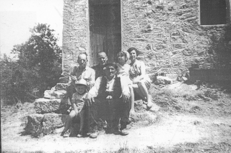 Guillermo en compaÃ±Ã­a de JosÃ© MarÃ­a y su familia. Villarreal de Huerva.
