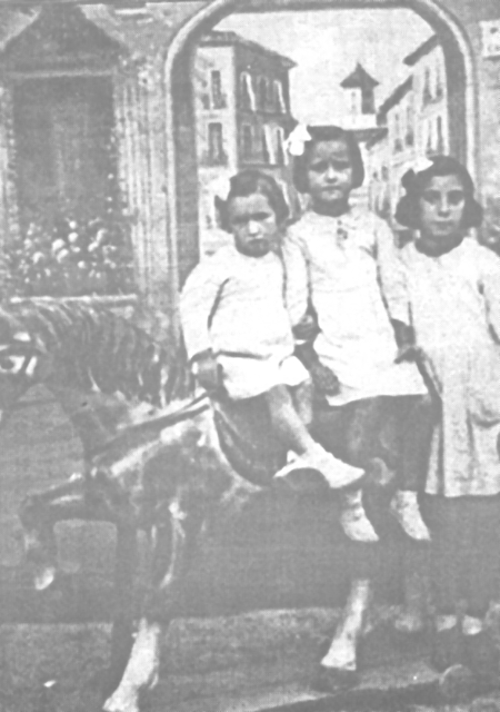 Retrato de Isabel, Concha y Marisol Mainar. Villarreal de Huerva.