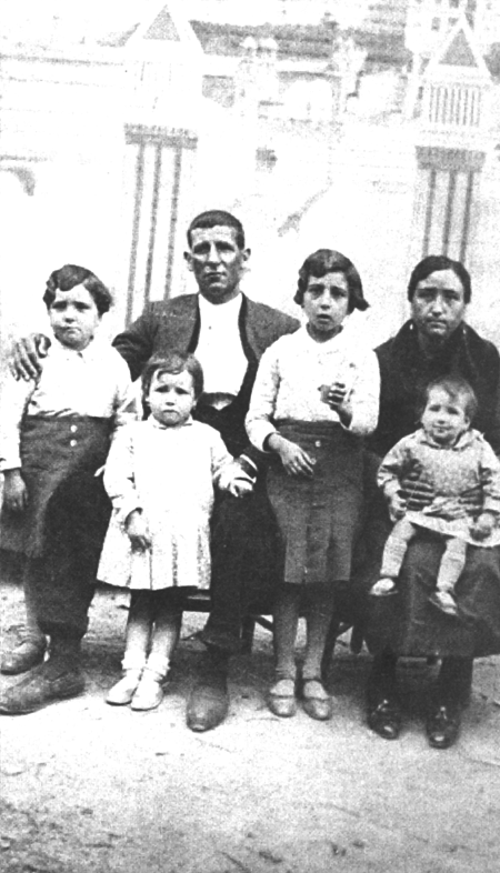 Retrato familiar. Langa del Castillo.