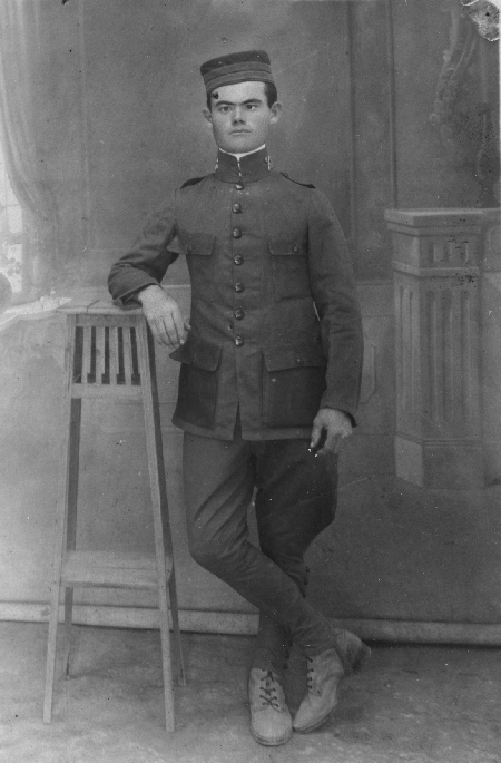 Retrato de un militar.  Torralba de los Sisones.