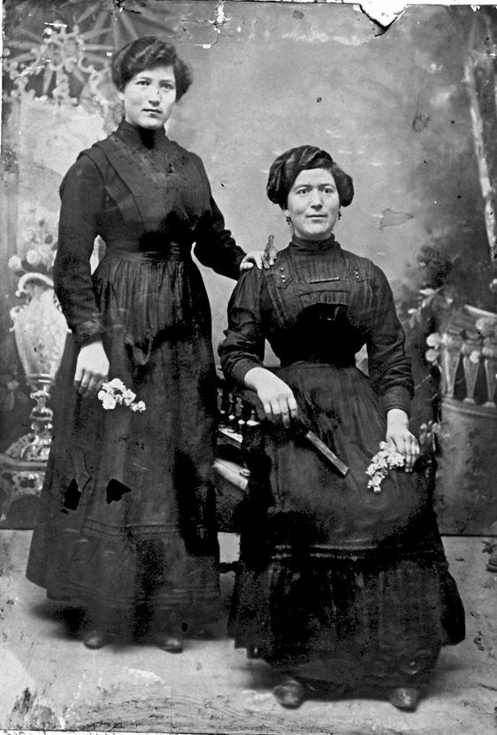 Hermanas. BaÃ±Ã³n.