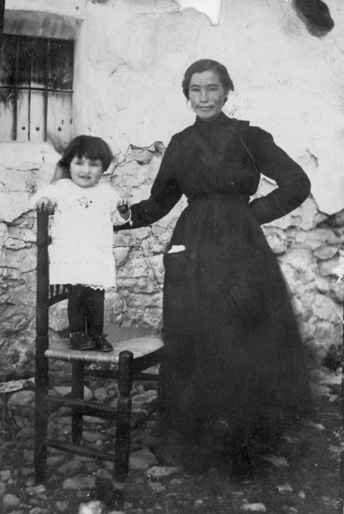 Retrato de madre e hija. BaÃ±Ã³n.