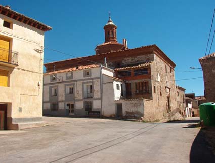 Archivo:Iglesia parroquial de olalla.jpg