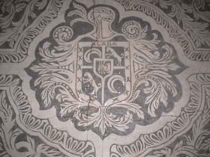 Archivo:Escudo Alava capilla luco.jpg