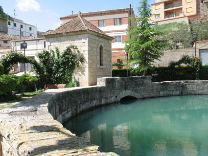 Archivo:Fuente Cella.jpg