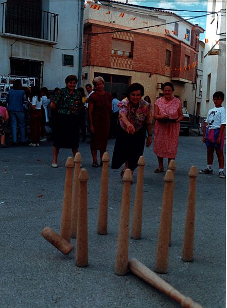Archivo:Bolos Fuentes Claras1.jpg