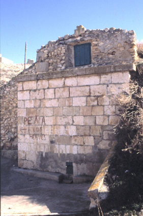 Archivo:Fuente vieja Navarrete.jpg