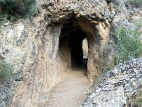 Archivo:Acueducto romano albarracin.jpg