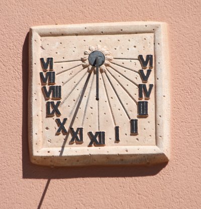 Archivo:Relojburbaguena01.jpg