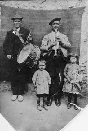 Archivo:Gaiteros cutanda.jpg