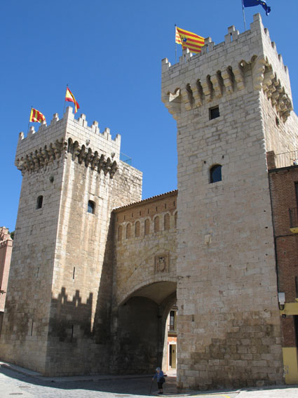 Archivo:Puerta Baja Daroca.jpg
