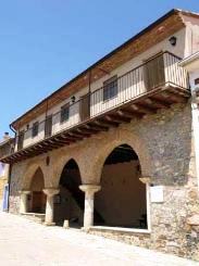 Archivo:Badenas Ayuntamiento.jpg