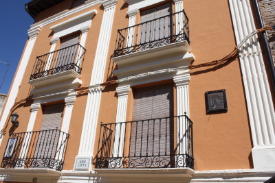 Archivo:Relojburbaguena02a.jpg