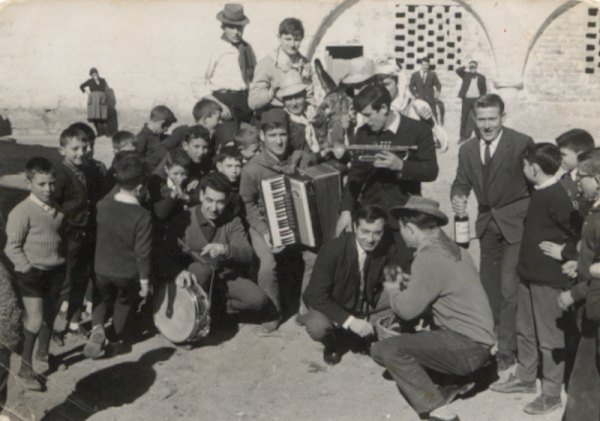 Archivo:Fiestas 1966.jpg