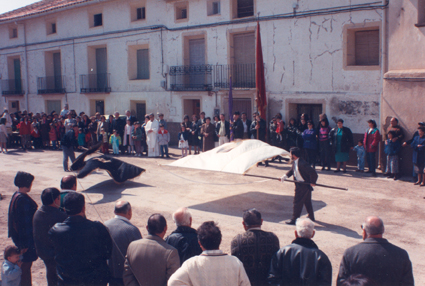 Archivo:Bailecutanda01.jpg