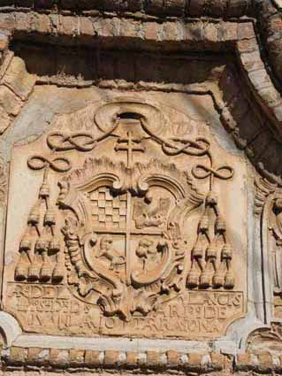 Archivo:Escudo obispo torrecilla.jpg