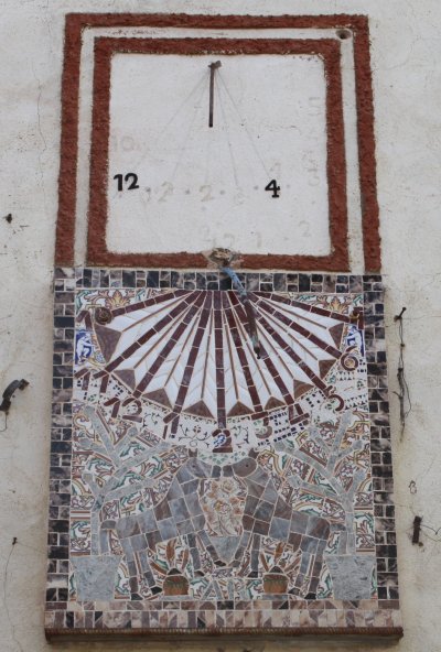 Archivo:Relojojosnegroscasa1.jpg