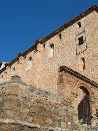Archivo:Iglesia Fuentes Jiloca.jpg