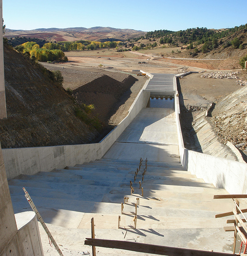 Archivo:Presa Pantano Lechago.jpg