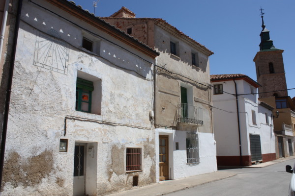 Archivo:Relojfuentesclaras01-2.jpg