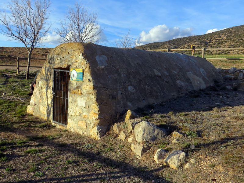 Archivo:Aljibe torrelcarcel.jpg