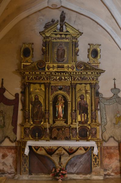 Archivo:CuerlasVirgenRosario.jpg