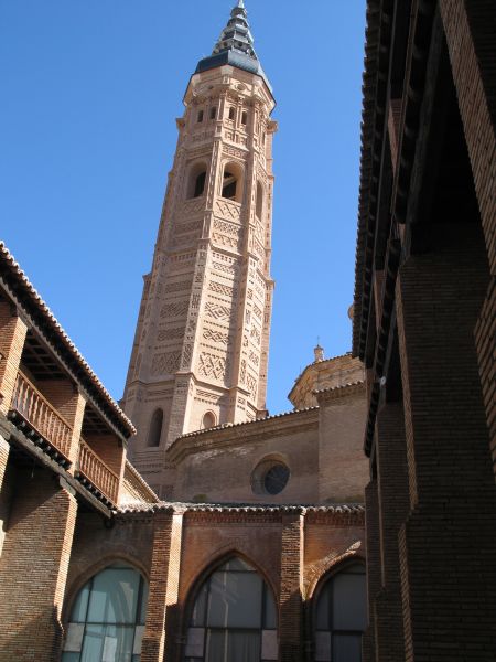 Archivo:ColegiataSantaMaria.jpg