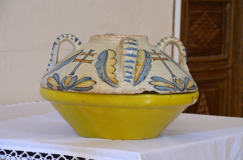 Archivo:PilabautismalTorFrailes.jpg