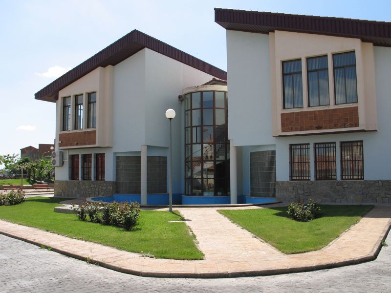 Archivo:CentrosocialCella.jpg