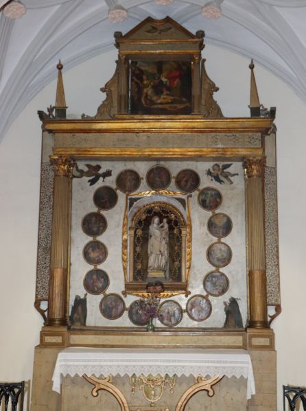 Archivo:Cellavirgenrosario.jpg