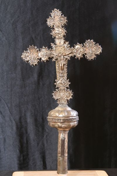 Archivo:Cucaloncruzprocesional.jpg