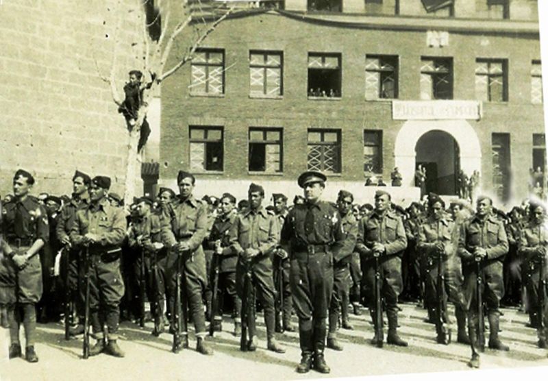 Archivo:Puerta del Ayuntamiento de Daroca04.jpg