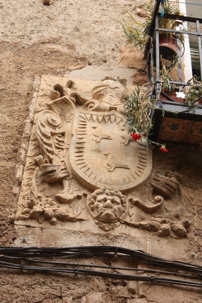 Archivo:EscudodeUrsúa.jpg