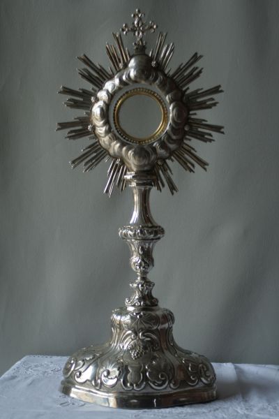 Archivo:TorSisonesCustodia.jpg