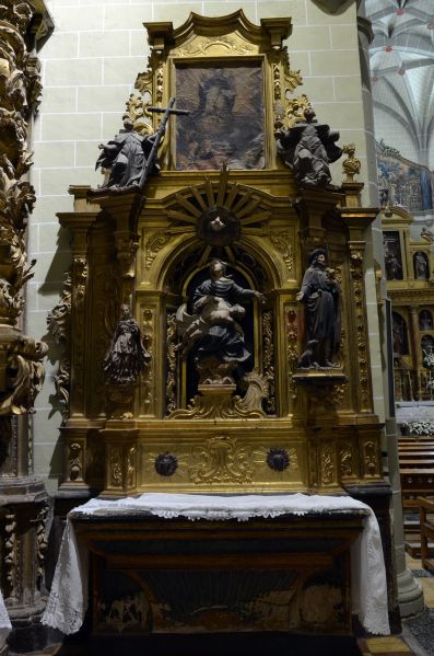 Archivo:Usedretablovirgenpiedad.jpg